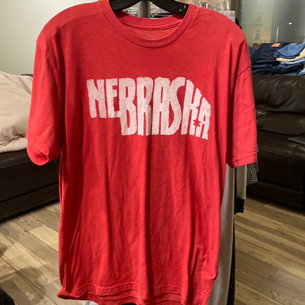 Men’s Little Mountain Nebraska T Shirt / Size L / Red